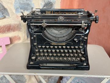 Macchina da scrivere Underwood d’epoca AZERTY