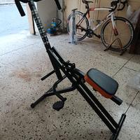 Attrezzo fitness Total Crunch.