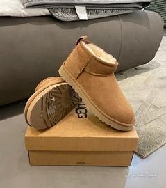 Stivali da neve UGG Mini Short, Castagna Taglia 37