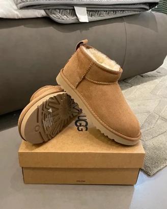 Stivali da neve UGG Mini Short, Castagna Taglia 37