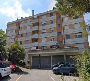 Immobile in asta di 150 m² con più di 5 locali a G