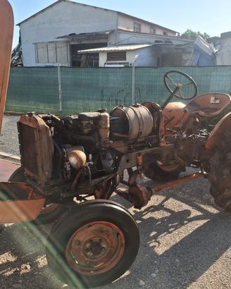 trattore fiat 211