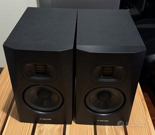 2x ADAM Audio T5V Monitor da studio