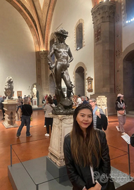 Receptionist, commessa, hostess, fotografa,