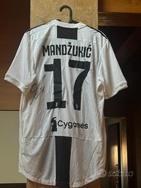 Maglia Mandzukic firmata