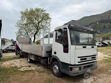 Iveco Eurocargo 80/18 con gru