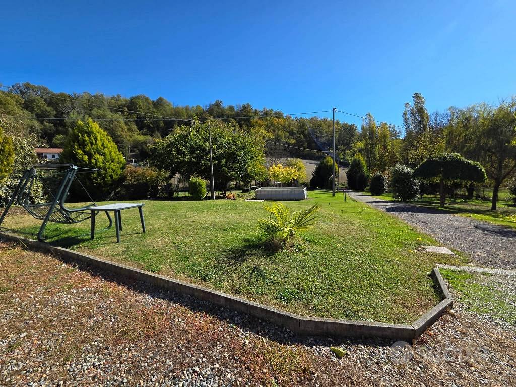 Rustico / Casale di 195 m² con più di 5 locali e b - Vista 3