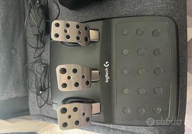 Volante con pedaliera Logitech
