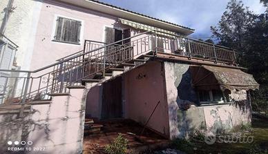 Immobile in asta di 265 m² con 5 locali a Sarzana