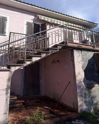 Immobile in asta di 265 m² con 5 locali a Sarzana