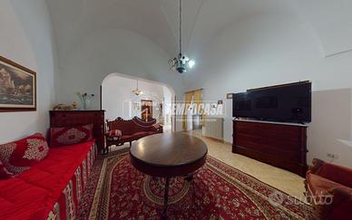 Casa indipendente a Surano Via San Rocco 5 locali