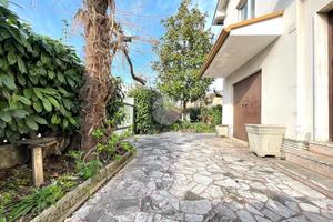 BIFAMILIARE A BRESCIA