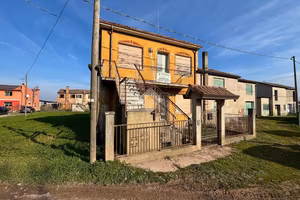 CASA SEMINDIPENDENTE A STANGHELLA