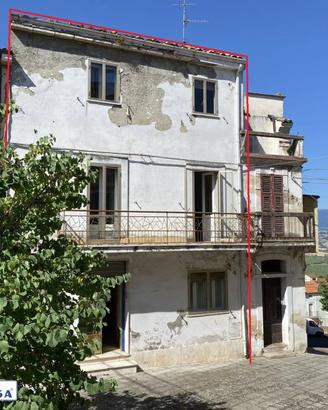 Casa indipendente di 210 m² con più di 5 locali a 
