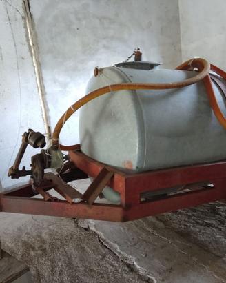 botte per acqua trainata con carrello e pompa