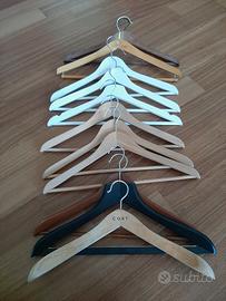 11 appendiabiti in legno