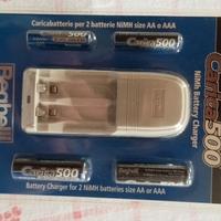 caricabatterie con batterie 