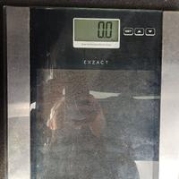 bilancia pesapersone EXZACT nera in vetro