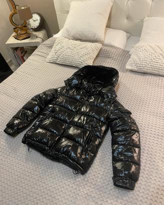 Puffer Moncl nero lucido