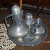 Servizio da the in peltro con design arabeggiante