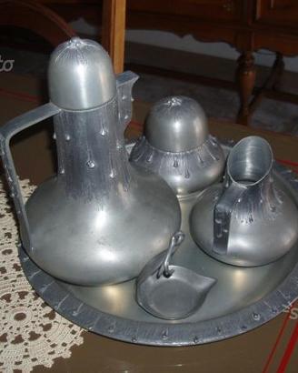 Servizio da the in peltro con design arabeggiante