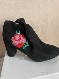 Stivaletto nero con tacco