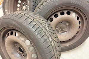 4 Cerchi in ferro 16” + gomme invernali 205/55 R16