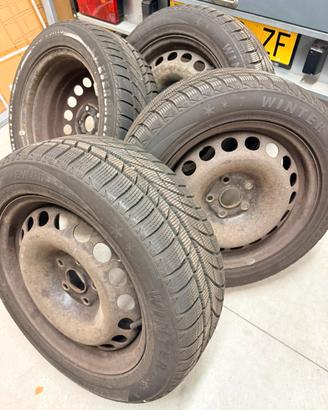 4 Cerchi in ferro 16” + gomme invernali 205/55 R16
