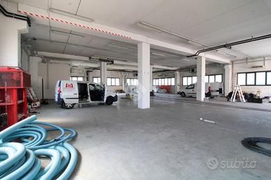 CAPANNONE A CERNUSCO SUL NAVIGLIO