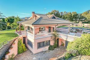 VILLA SINGOLA A CERVETERI