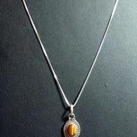 Collana in argento 925 e occhio di tigre naturale 