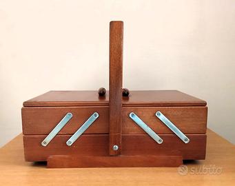 Scatola da cucito vintage anni '80