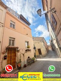 Casa con terrazza panoramica nel centro storico