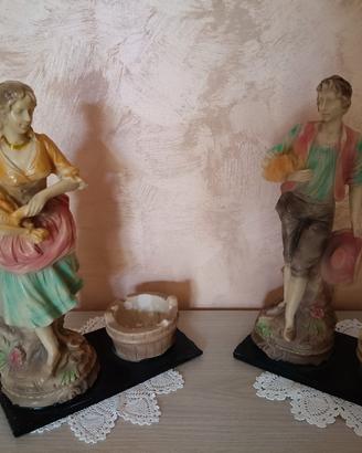 Coppia di vecchie statue in resina massiccia 