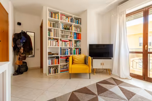 Grazioso bivano con sottotetto e posto auto