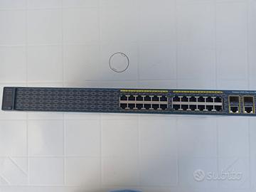 SWITCH 24 ch Cisco Catalyst della serie 2960 Plus.