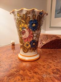 Vaso in ceramica artistica con disegno floreale
