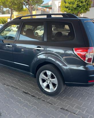 Subaru Forester 2.0D XS Exclusive (15 ANNIVERSARY)