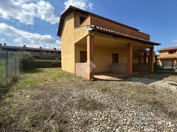 VILLA A SCHIERA A MONTECASTRILLI