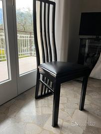 Sedie in legno smaltato e seduta in pelle