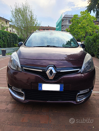 Auto - Renault Scenic Serie 3 - 7posti