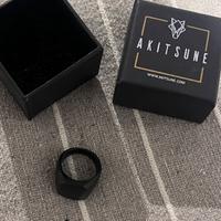 Anello Akitsune , anello nero