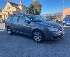 Volkswagen Golf Var. 1.9 TDI DPF DSG Comfortline