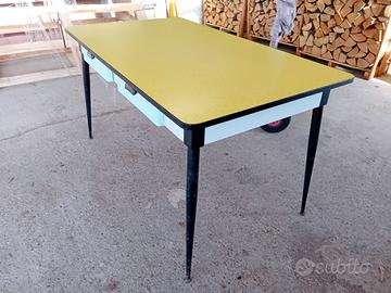 tavolo vintage '60