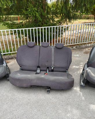 Sedili Nissan Micra 2004 Completi