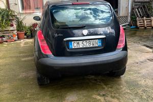 Lancia Ypsilon modello argento full option