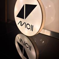 Avici light box