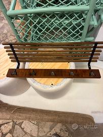 Appendiabiti da parete