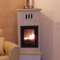 Stufa pellet in maiolica