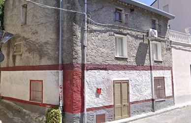 Immobile in asta di 287 m² con 5 locali e box auto